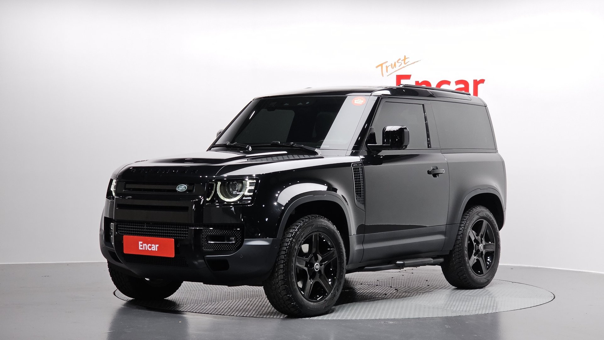 LAND ROVER DEFENDER - View 1