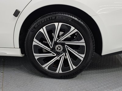 MERCEDES-BENZ E-CLASS - 8