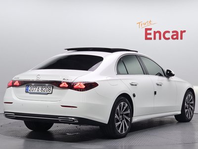 MERCEDES-BENZ E-CLASS - 4