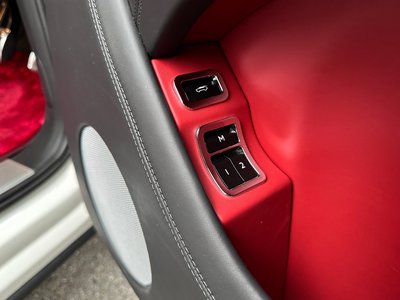 BENTLEY BENTAYGA - 7