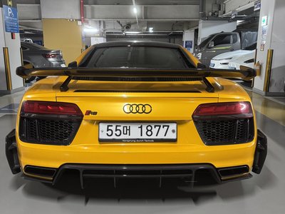 2017 AUDI R8 — фото 3