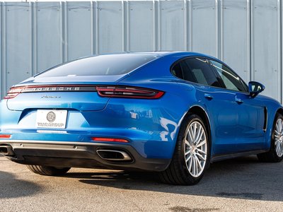 PORSCHE PANAMERA - 8