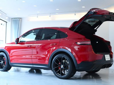 صورة 6 لـ 2020 Porsche CAYENNE