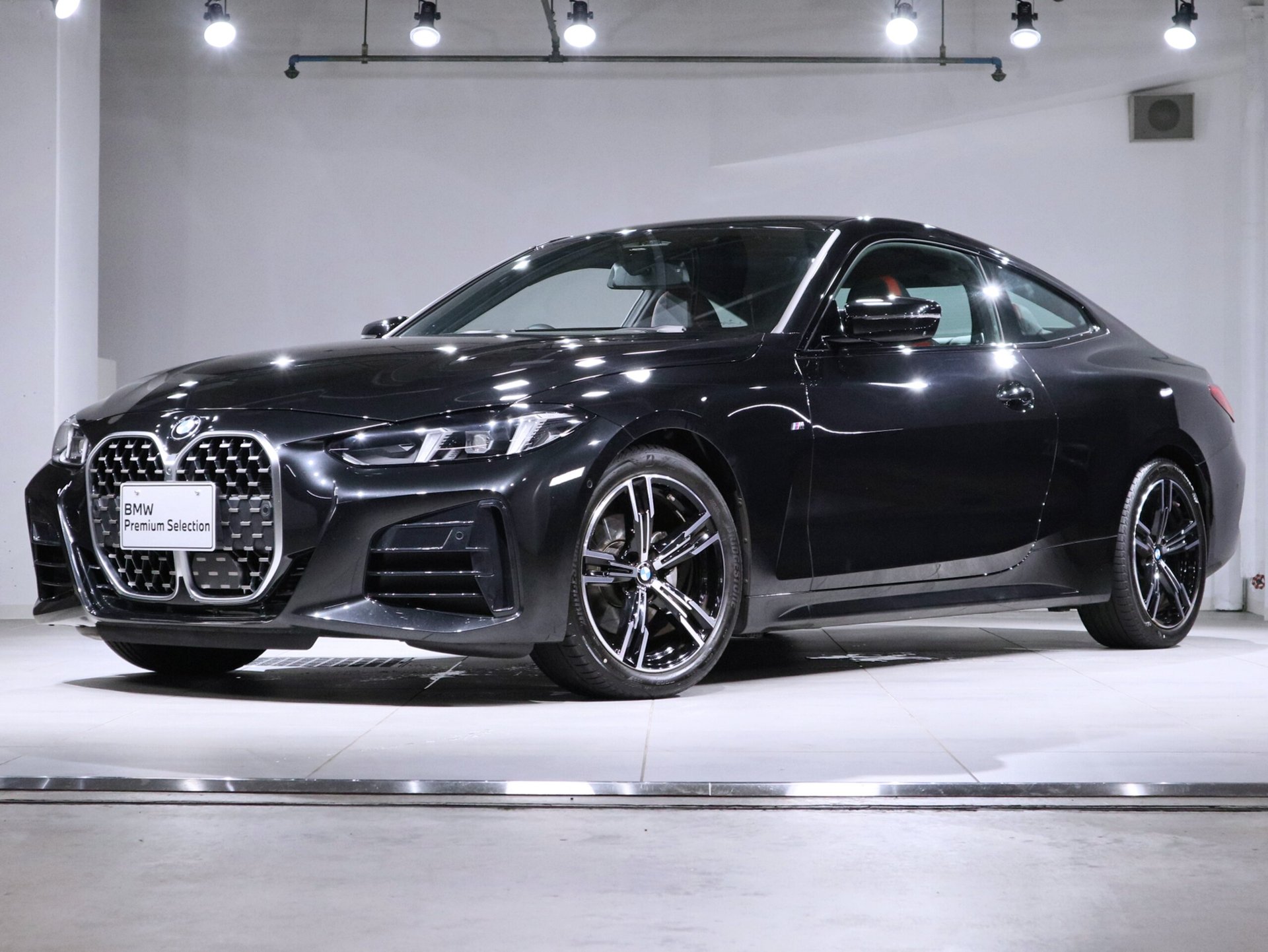 BMW 4 SERIES COUPE - View 1