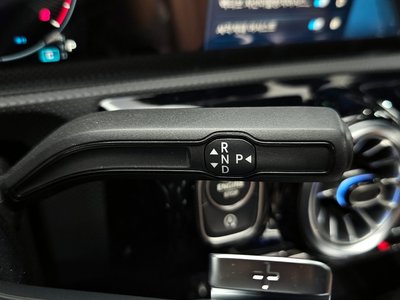 MERCEDES-BENZ CLA - 9