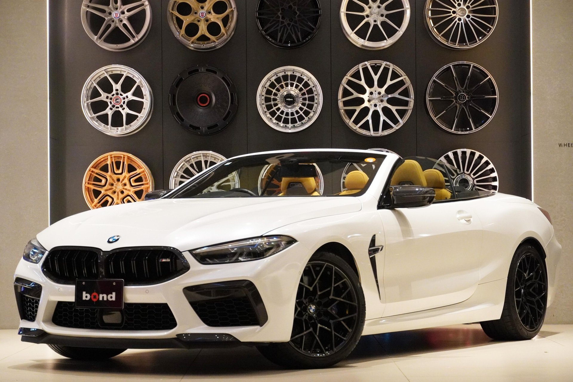 BMW M8 CABRIOLET - View 1