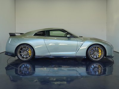 NISSAN GT-R - 5