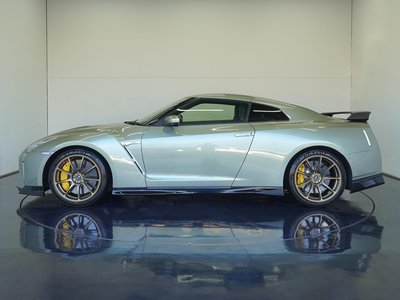 NISSAN GT-R - 6