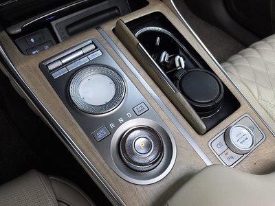 صورة 9 لـ 2022 Genesis GV80