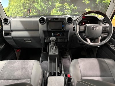 TOYOTA LAND CRUISER - 2