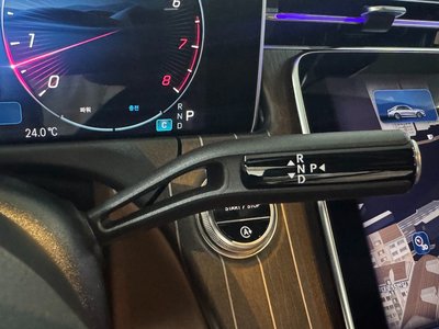 MERCEDES-BENZ E-CLASS - 9