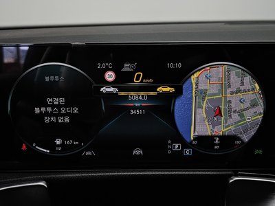 MERCEDES-BENZ GLB - 8