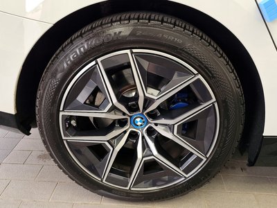 صورة 6 لـ 2024 BMW I5