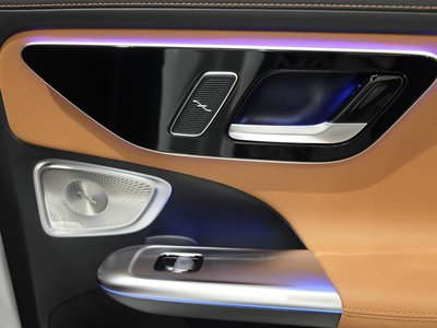 2025 MERCEDES-BENZ C-CLASS — миниатюра 32
