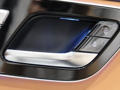 2025 MERCEDES-BENZ C-CLASS — миниатюра 24
