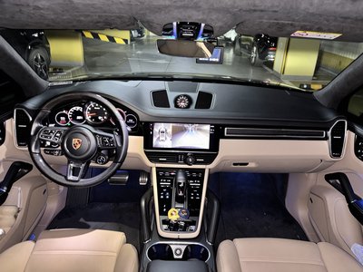 2022 Porsche CAYENNE 照片 2