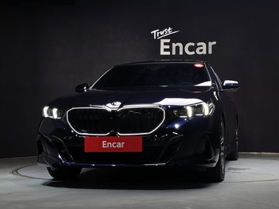 صورة 2 لـ 2025 BMW 5 SERIES