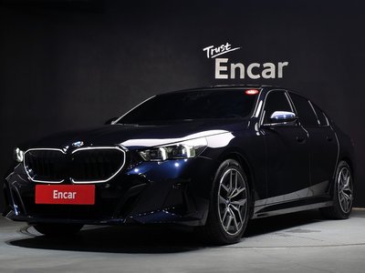 صورة 1 لـ 2025 BMW 5 SERIES