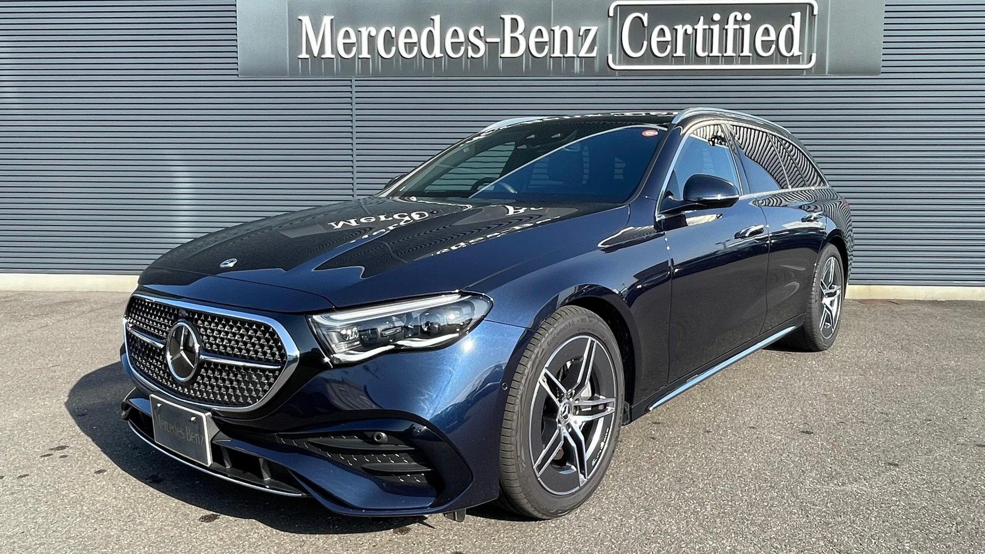 MERCEDES-BENZ E-CLASS - View 1