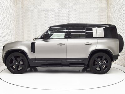 LAND ROVER DEFENDER - 6