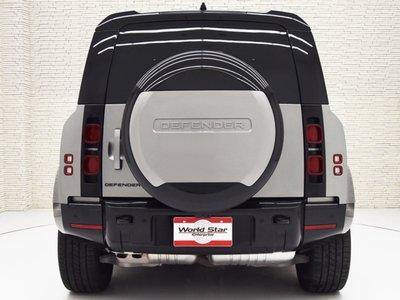 LAND ROVER DEFENDER - 4