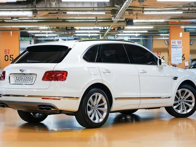 2020 Bentley BENTAYGA photo 2