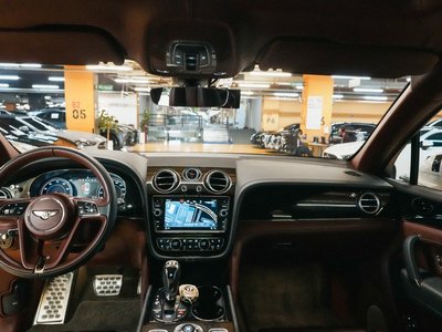 2020 Bentley BENTAYGA photo 10