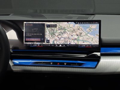 2025 BMW 5 SERIES — миниатюра 14