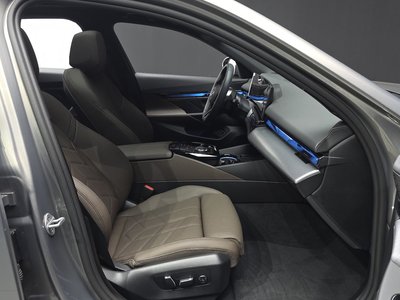 2025 BMW 5 SERIES — миниатюра 12