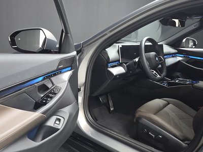 BMW 5 SERIES - 10