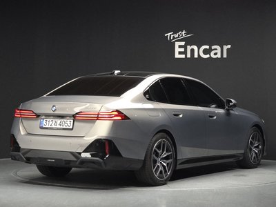 BMW 5 SERIES - 4