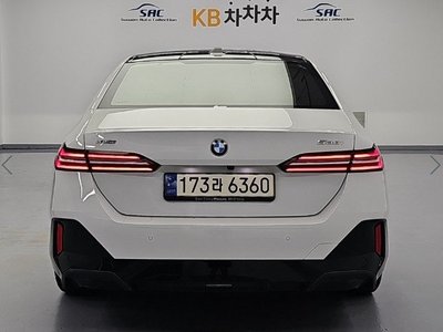 2023 BMW 5 SERIES photo 2
