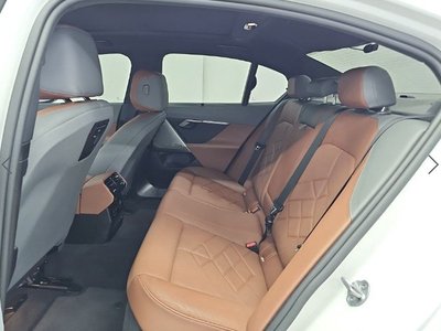 2023 BMW 5 SERIES — миниатюра 12