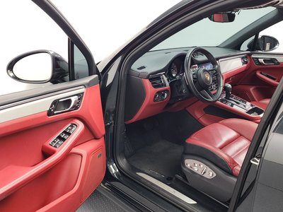 PORSCHE MACAN - 10