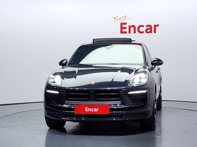 PORSCHE MACAN - 2