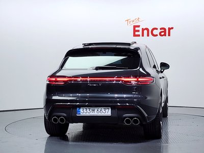 PORSCHE MACAN - 3
