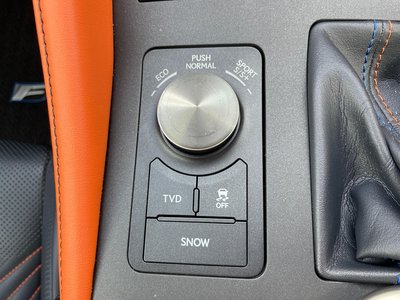 صورة مصغرة 13 لـ 2015 Lexus RC F