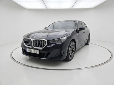 BMW 5 SERIES - 1