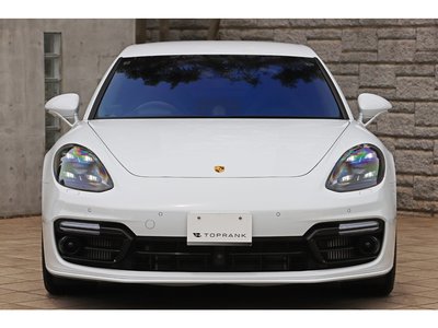 2019 Porsche PANAMERA photo 7
