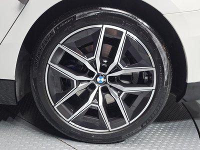 BMW 5 SERIES - 8
