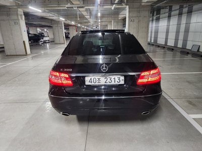 MERCEDES-BENZ E-CLASS - 3