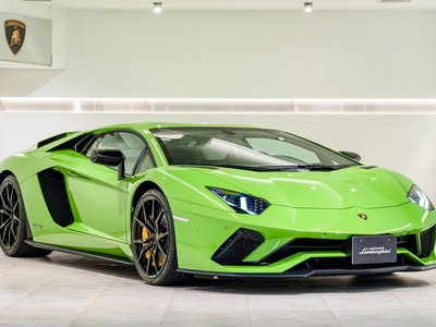 LAMBORGHINI AVENTADOR - 2