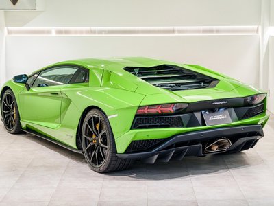 LAMBORGHINI AVENTADOR - 9