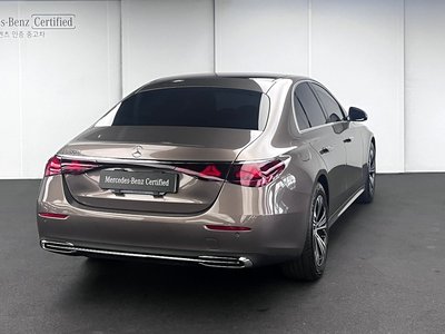 MERCEDES-BENZ E-CLASS - 5