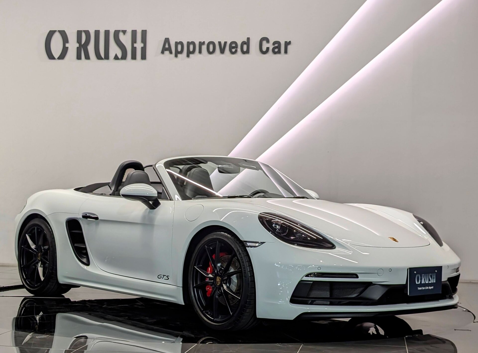 PORSCHE 718 BOXSTER - View 1