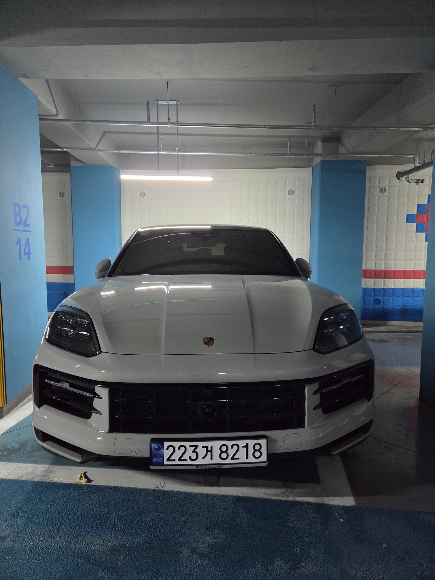 PORSCHE CAYENNE - View 1