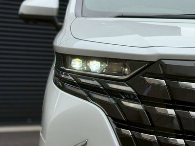 TOYOTA ALPHARD - 10