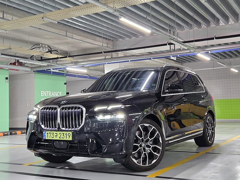 BMW X7 - View 1