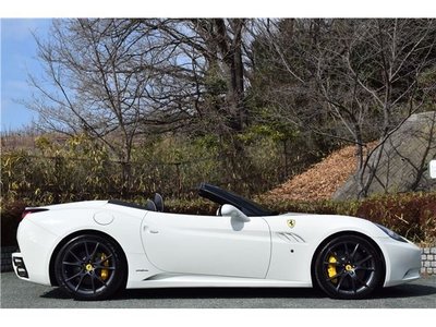 FERRARI CALIFORNIA - 6