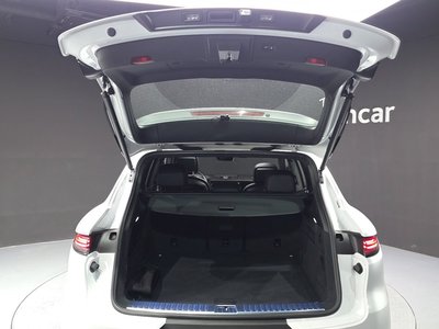 2025 Porsche CAYENNE thumbnail 20